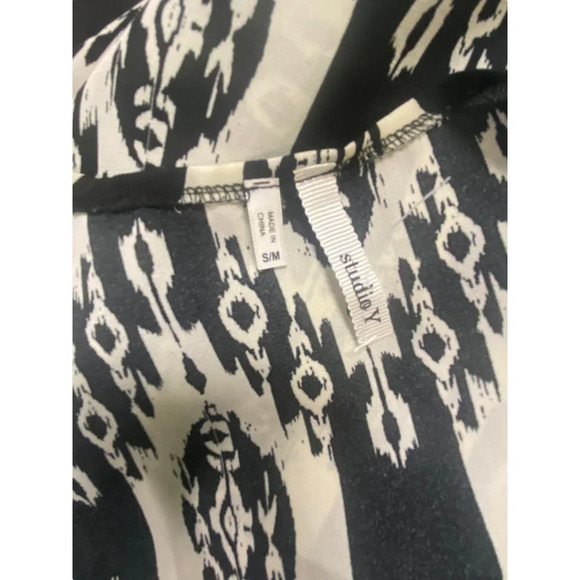 Studio Y Black and White Open Front Cardigan with Fringe - Picture 3 of 7